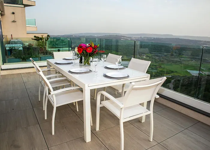 A52 - Apartment With Sea And Country Views